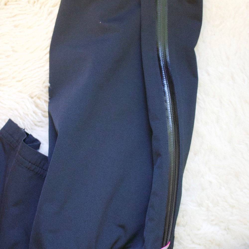 New Balance Workout Pants- waterproof - Picture 7 of 8